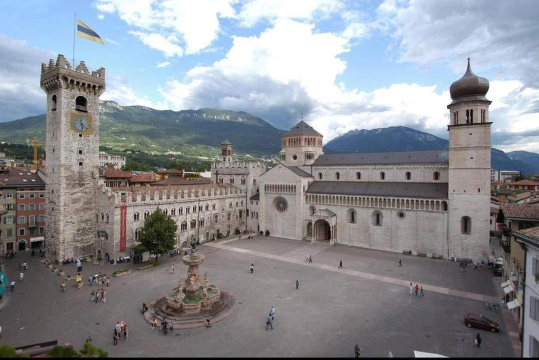 B&B And Apartments Al Duomo Trento Exterior photo